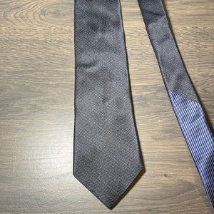 Round tree and yorke trademark tie
